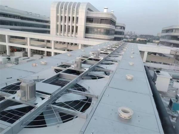 冷卻塔是如何進行不停機中性清洗的,冷卻塔如何降溫